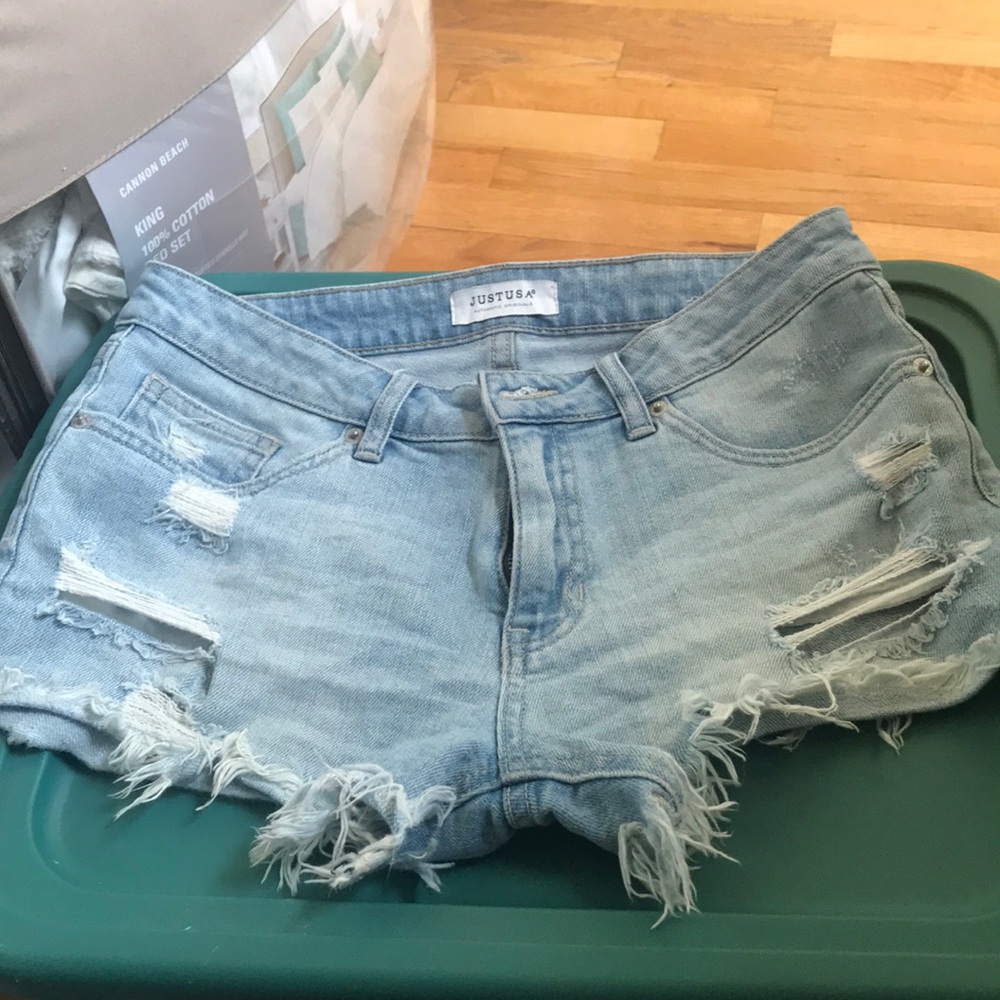 JUSTUSA lightwash jean shorts